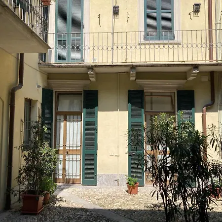 Al Cortile - In The Courtyard: Large Studio In The Heart Of Como * Côme