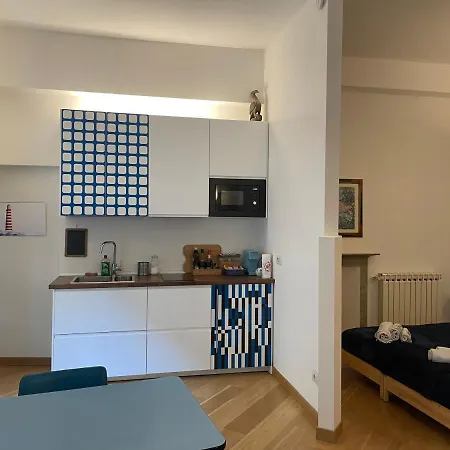 Al Cortile - In The Courtyard: Large Studio In The Heart Of Como Côme