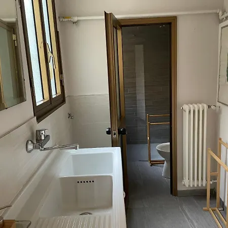 Al Cortile - In The Courtyard: Large Studio In The Heart Of Como Appartement Côme