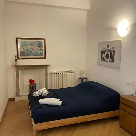 Al Cortile - In The Courtyard: Large Studio In The Heart Of Como Appartement Côme